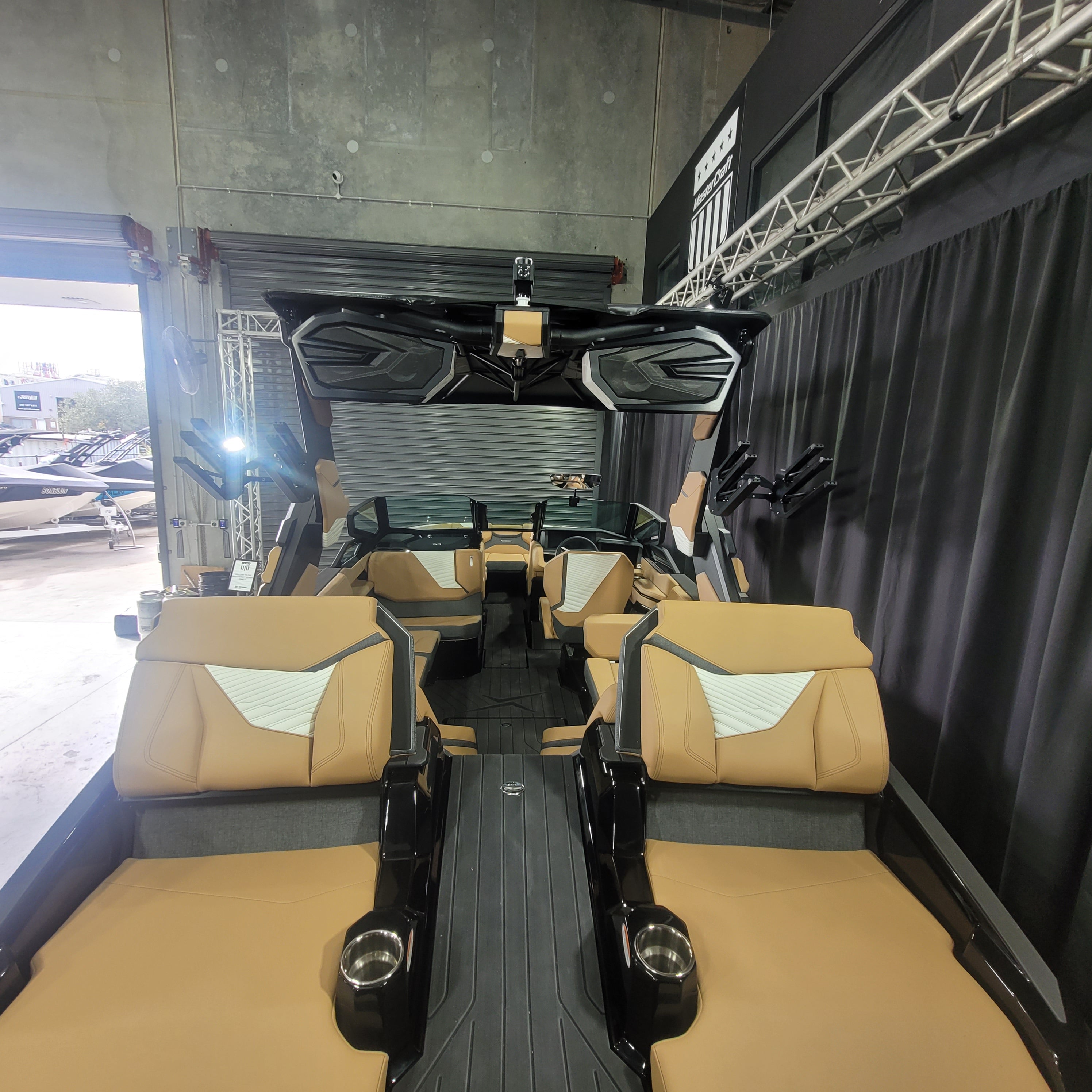 2027 MasterCraft X23