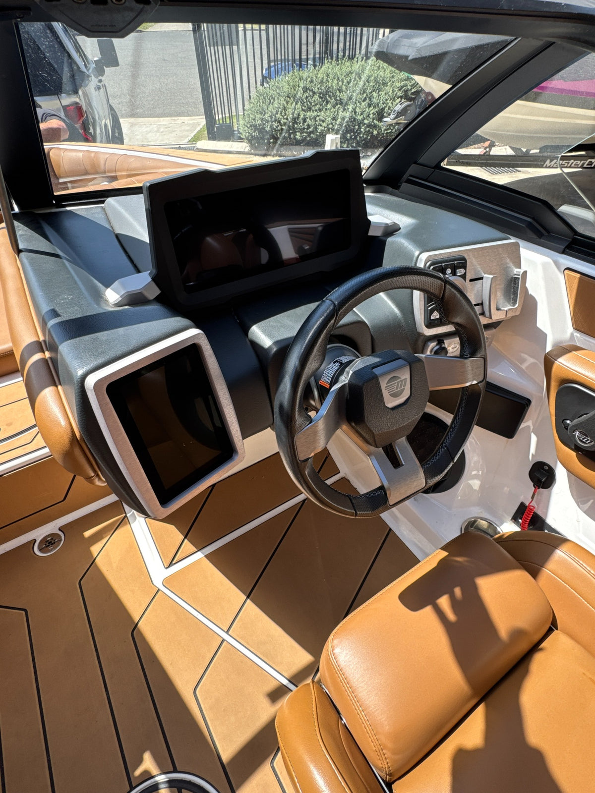 2021 Malibu 21LX — helm displays