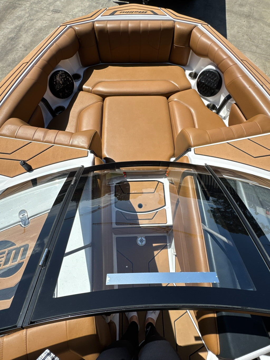 2021 Malibu 21LX — open bow