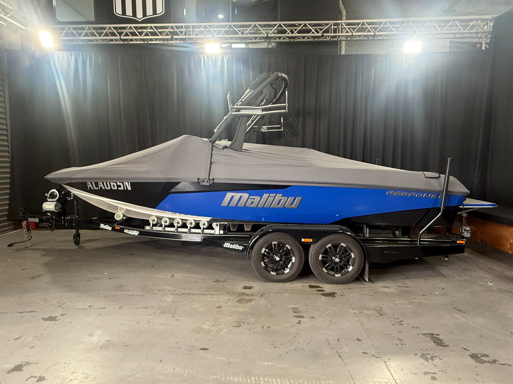 2021 Malibu TXI — boat with cover on trailer
