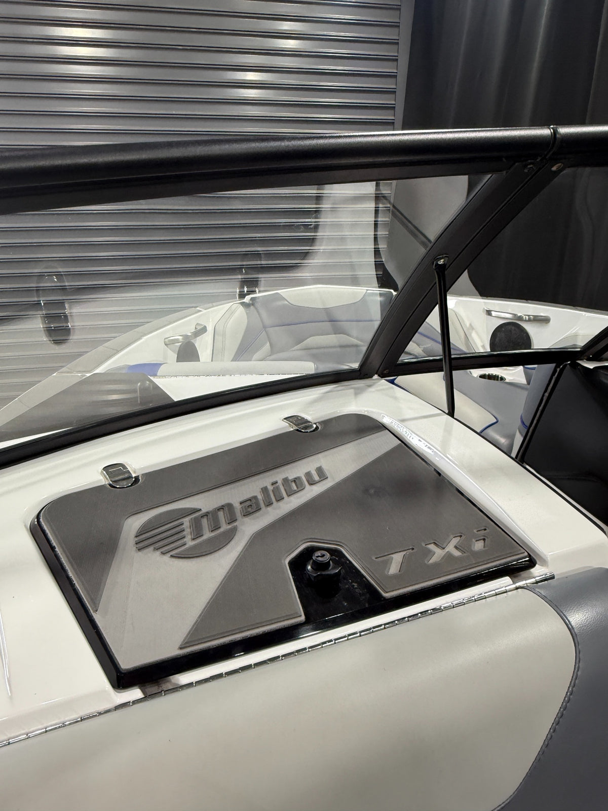 2021 Malibu TXI — malibu windscreen detail