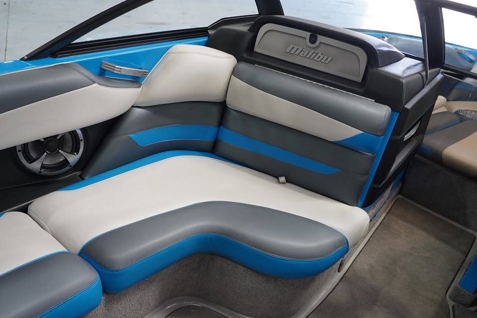 2017 Malibu 23LSV | Premium Pre-Owned
