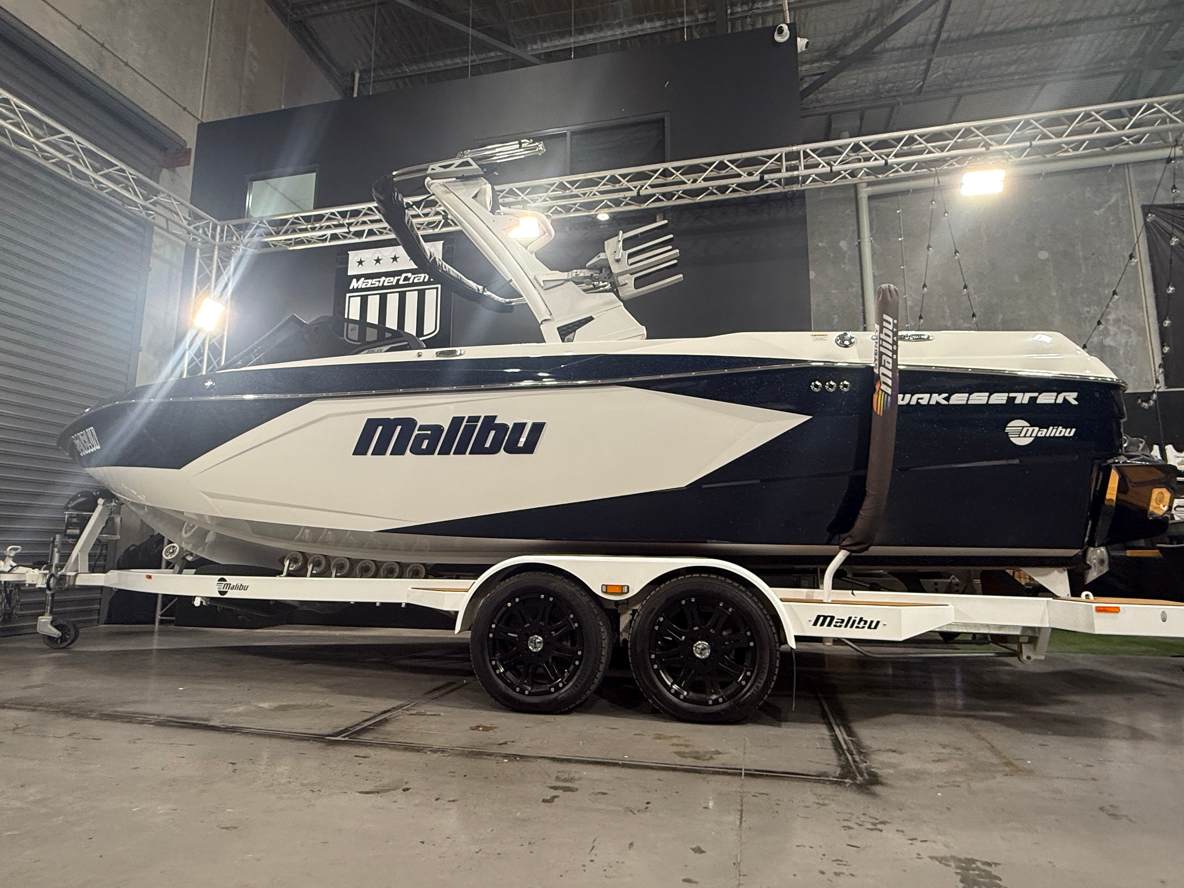 2024 Malibu Wakesetter 23 LSV | Premium Pre-Owned