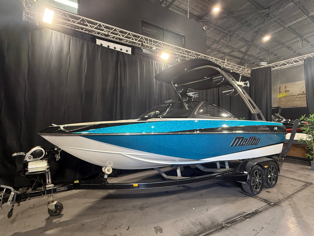 2014 Malibu WakeSetter 20VTX | Premium Pre-Owned