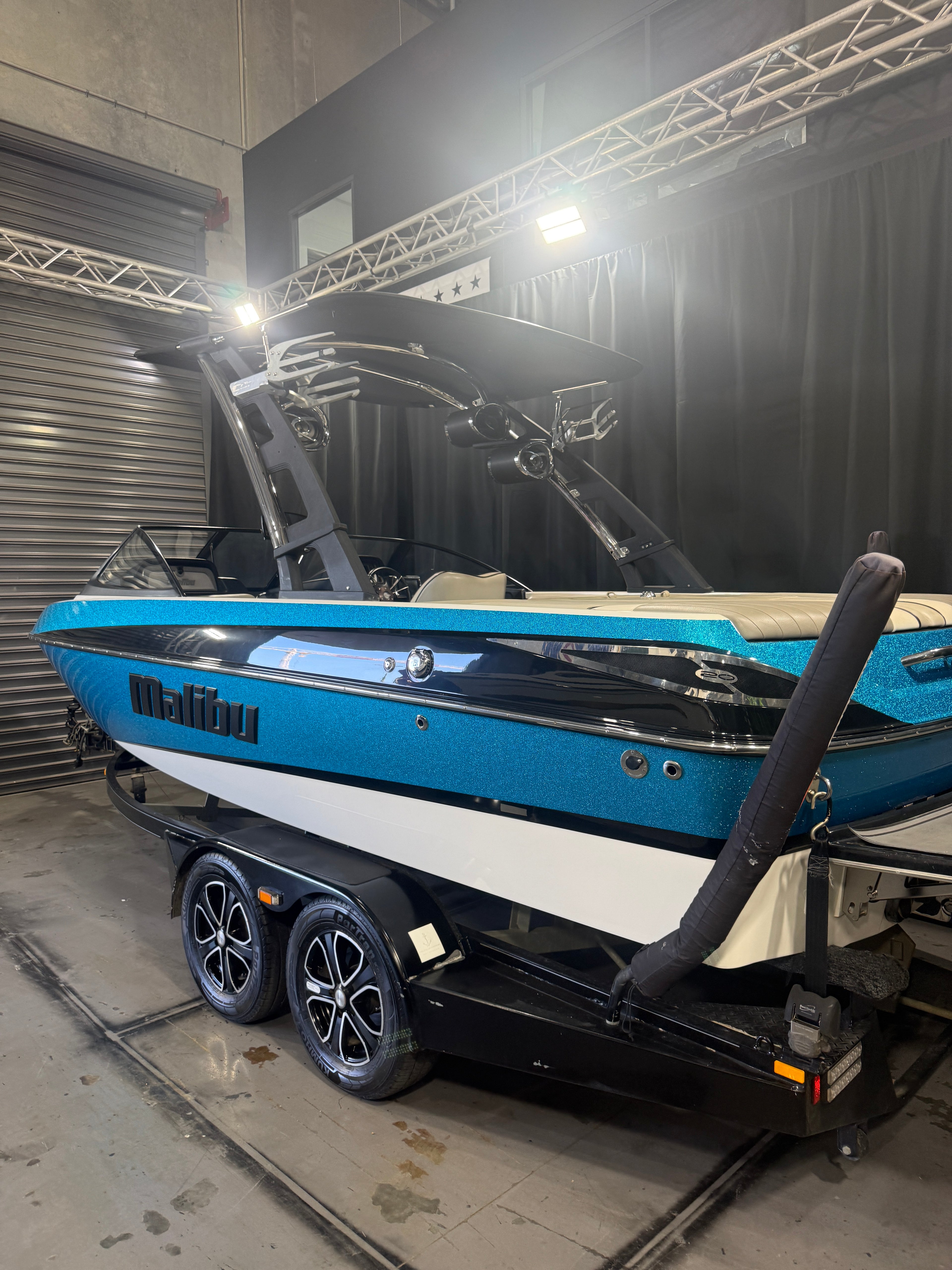 2014 Malibu WakeSetter 20VTX | Premium Pre-Owned