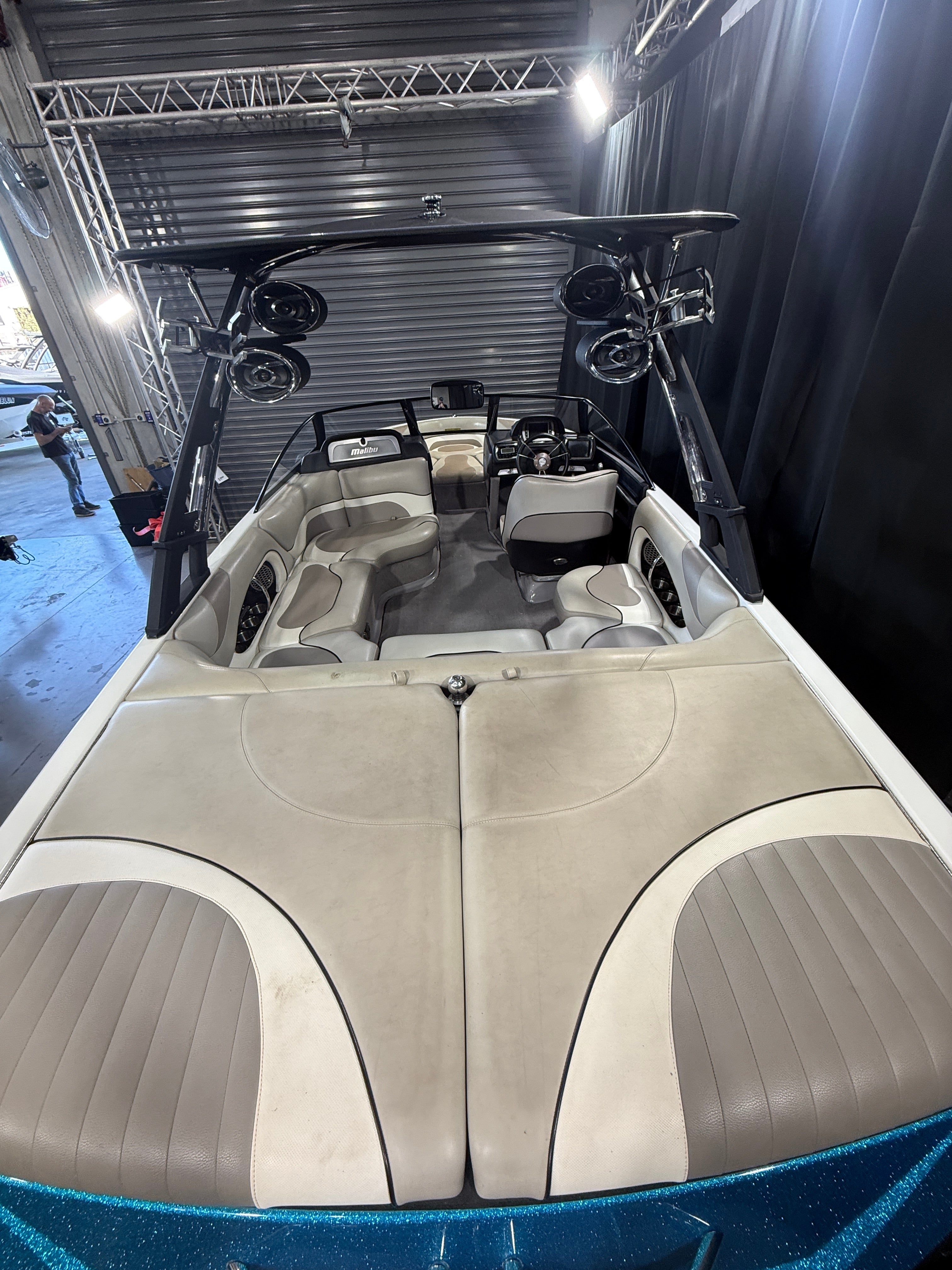 2014 Malibu WakeSetter 20VTX | Premium Pre-Owned