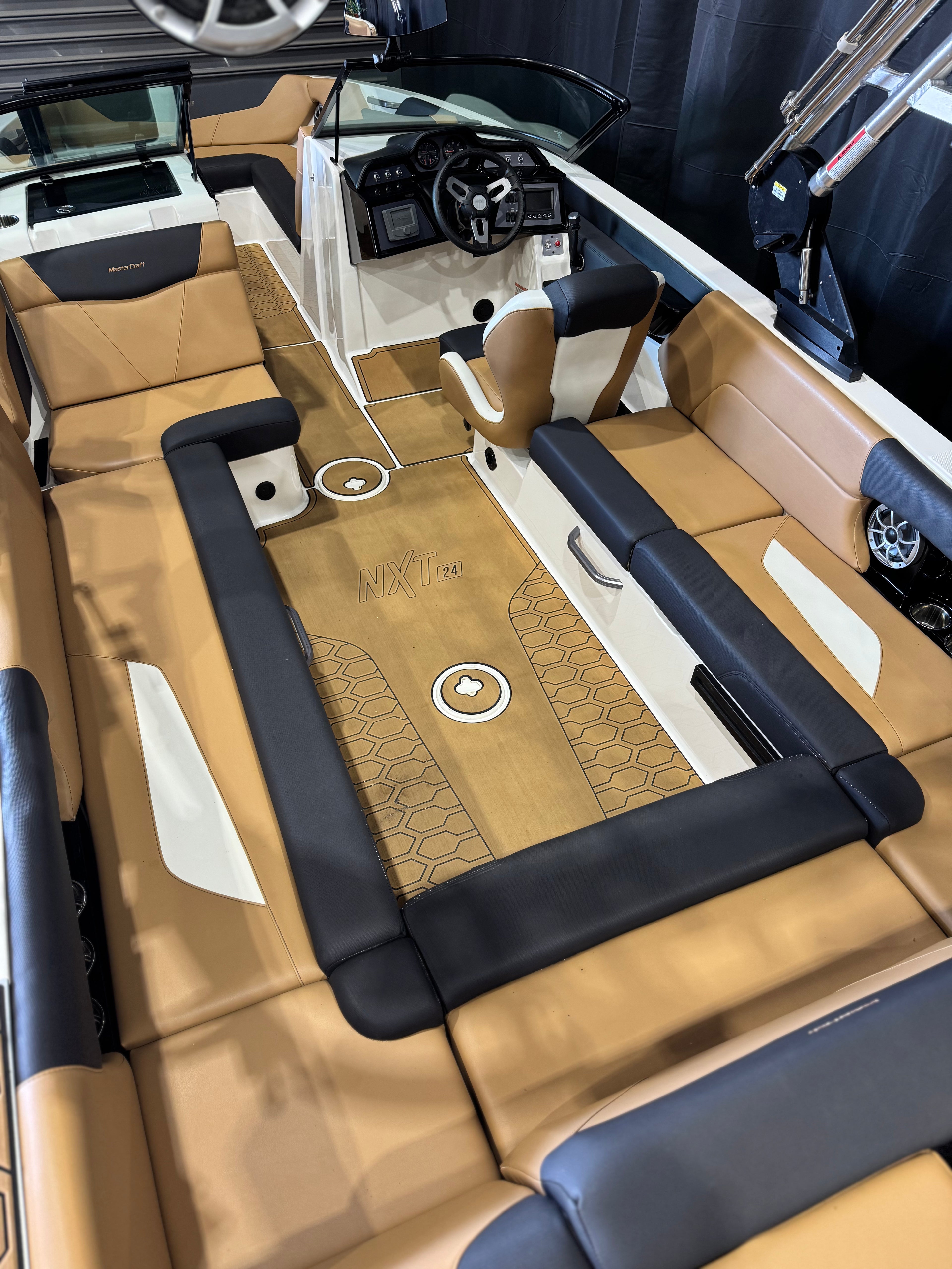 2021 MASTERCRAFT NXT24  | Premium Pre-Owned