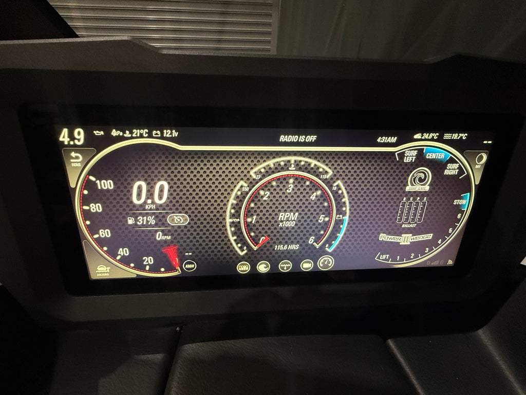 2022 Malibu 21LX — digital helm instrument display