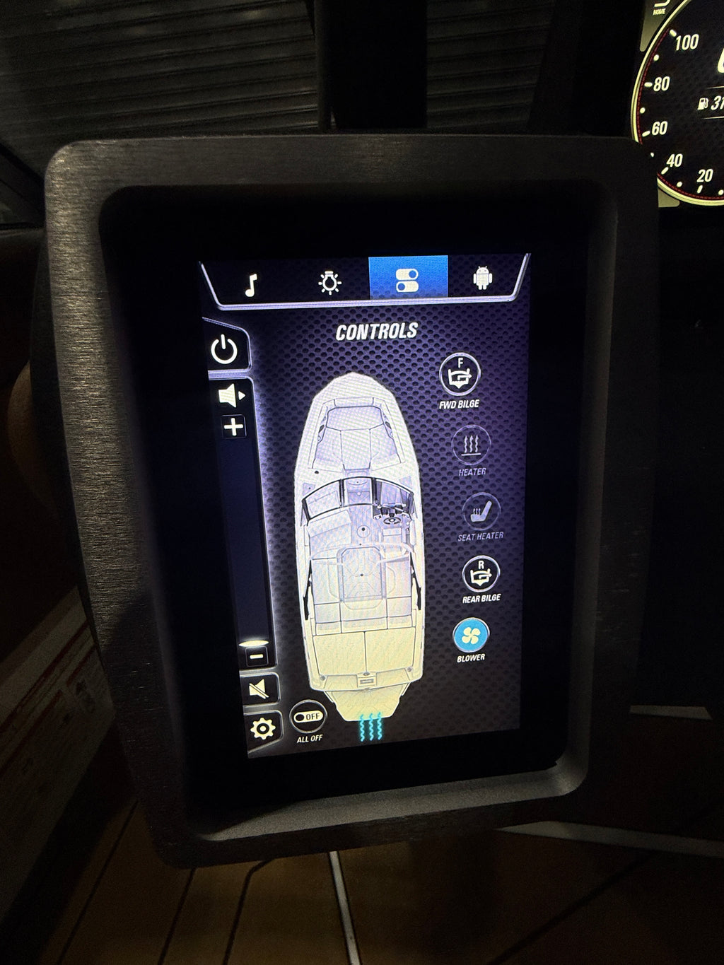 2022 Malibu 21LX — touchscreen boat controls