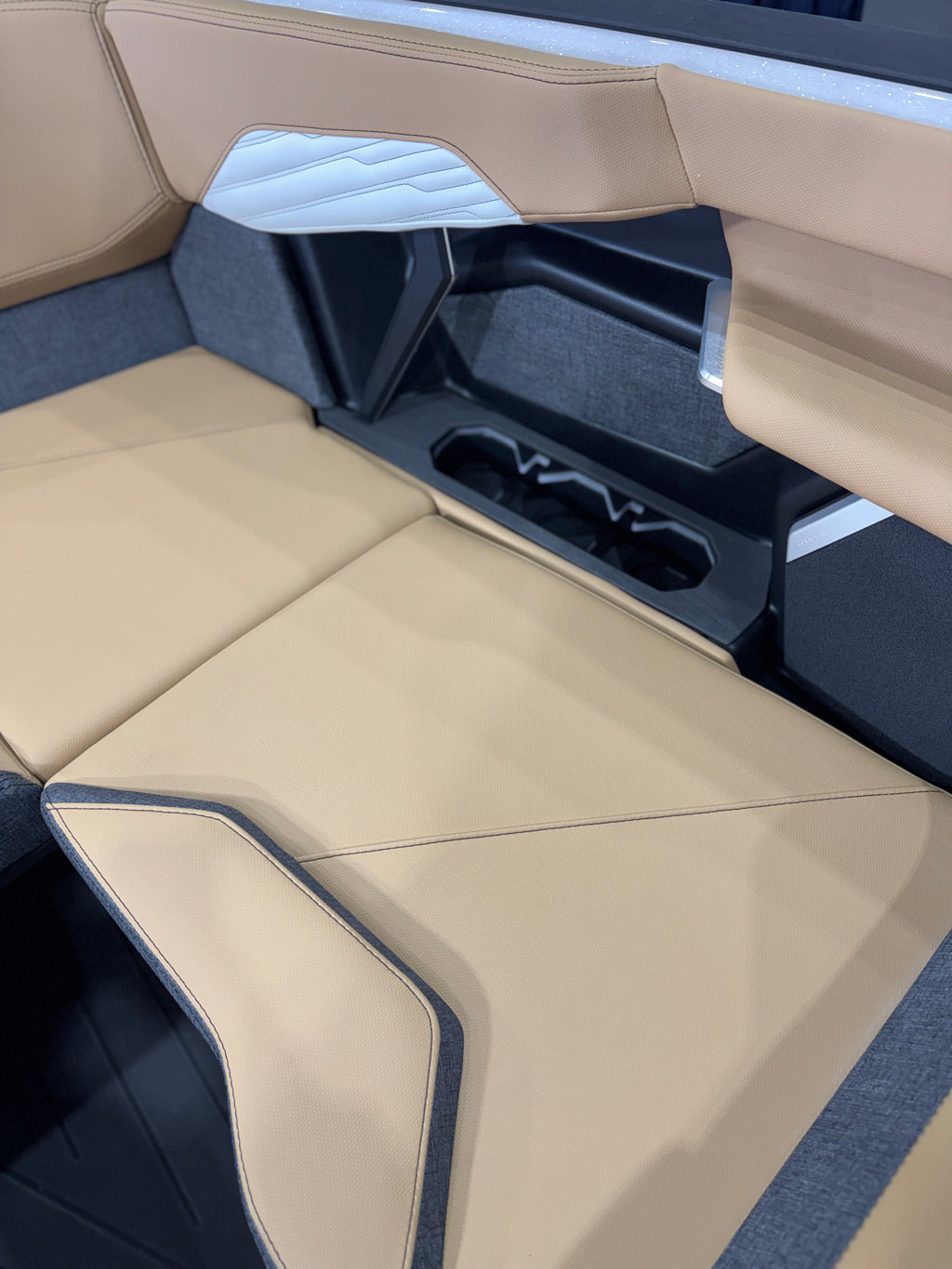 2027 MasterCraft X23