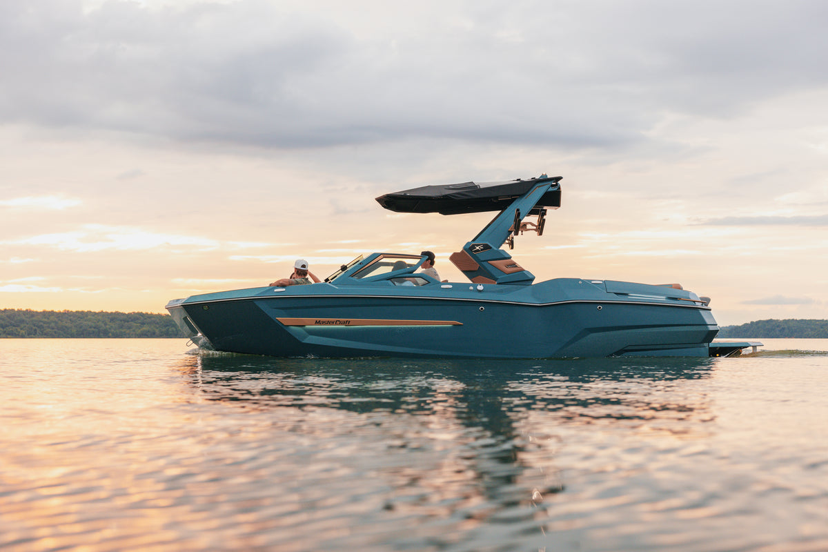 X24 MasterCraft Boat